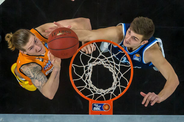 激动地表示 激动地表示