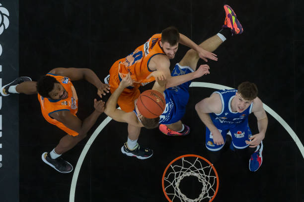 卫冕冠军的 卫冕冠军的